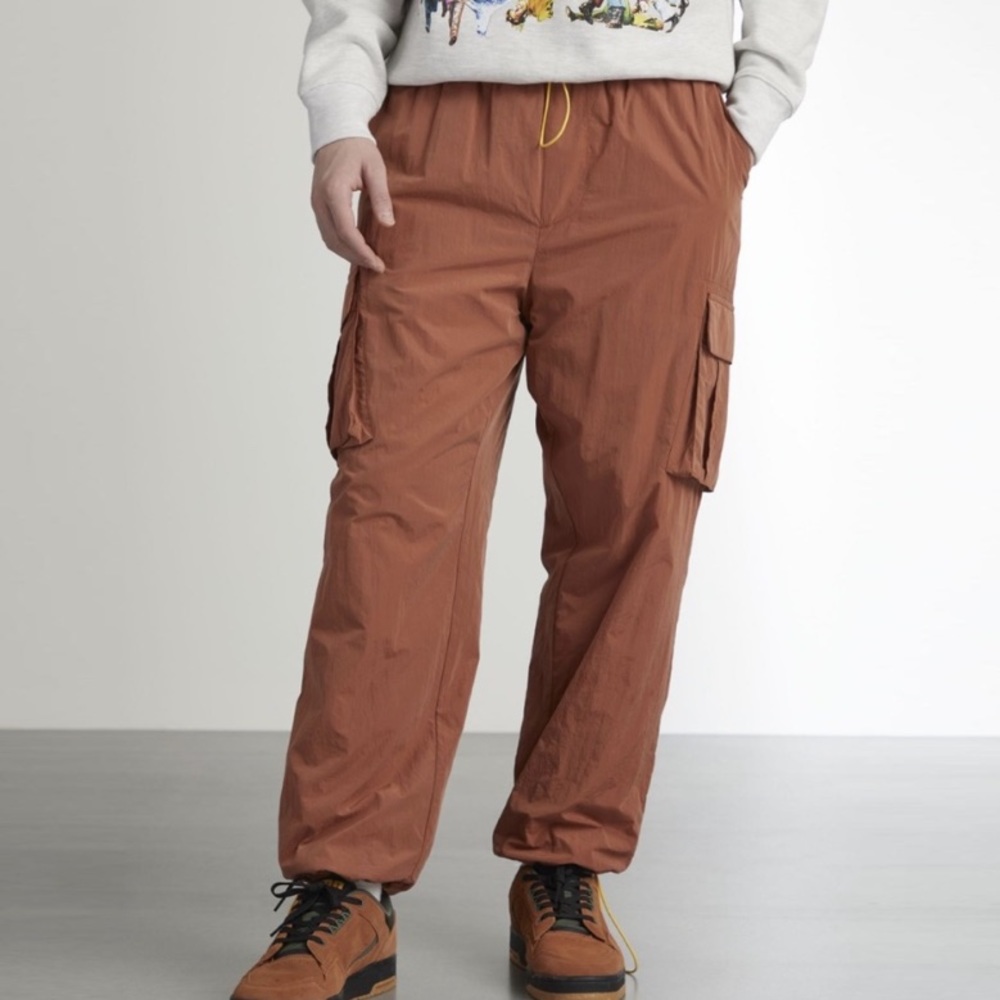 Men’s Nylon Baggy Cargo Pant Urban Outfitters Large